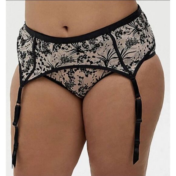 NWT Torrid 1/2 Beige & Black Floral Flocked Garter Belt (BELT ONLY) size 3/4 - Picture 1 of 10